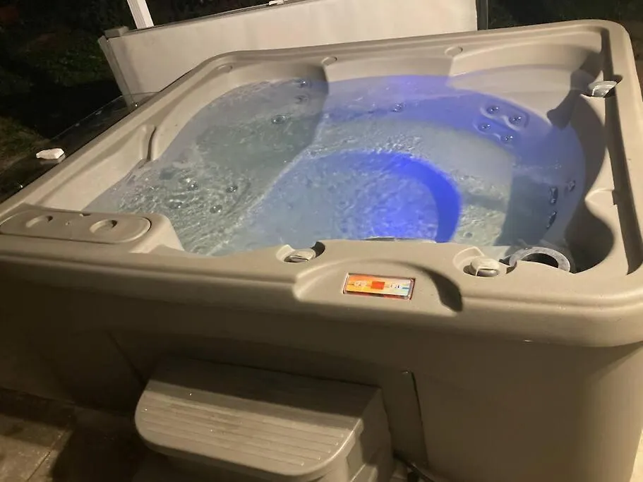 タンパ Hidden Gem 3Br/1B+Jacuzzi+Busch Garden+Fishn+Kayakヴィラ 米国